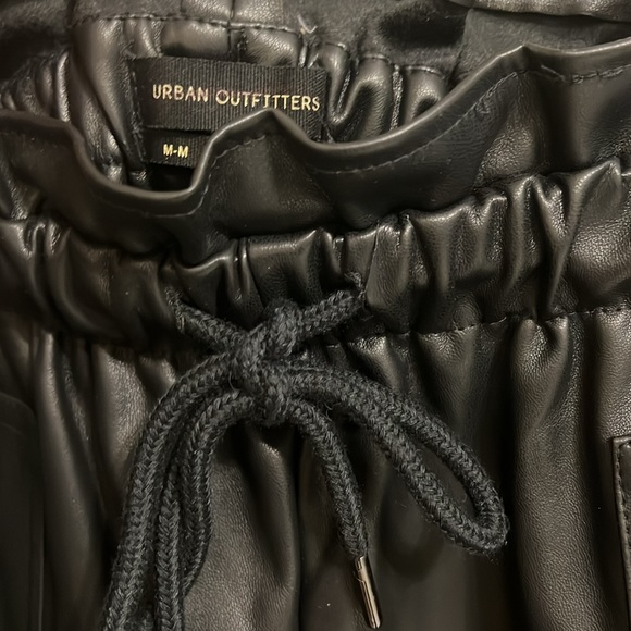 Urban Outfitters High Waist shorts. Like new condition - Picture 3 of 3